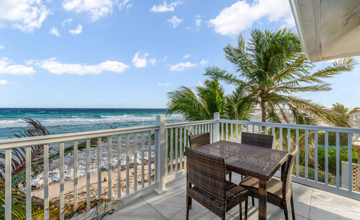 MAHOGANY POINT VILLAS 3, OCEAN FRONT TOWNHOME
