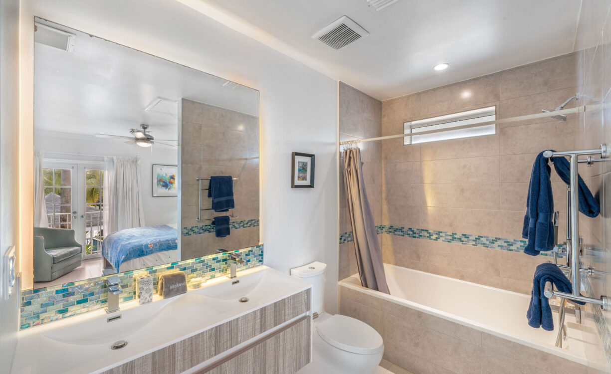 MAHOGANY POINT VILLAS 3, OCEAN FRONT TOWNHOME