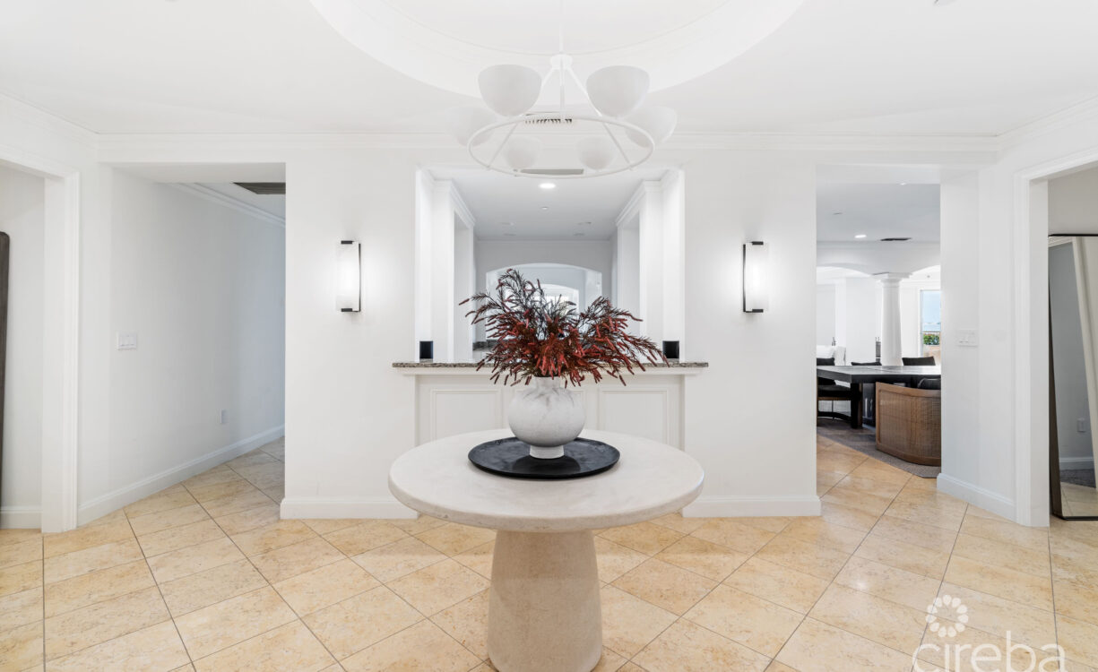 THE RITZ CARLTON RESIDENCE #605