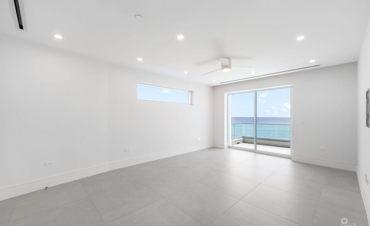 AQUA - BEACHFRONT RESIDENCE #5, SEVEN MILE BEACH