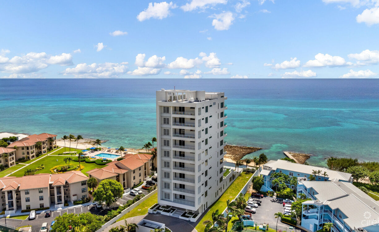AQUA 1 - LUXURY CONDO ON SEVEN MILE BEACH