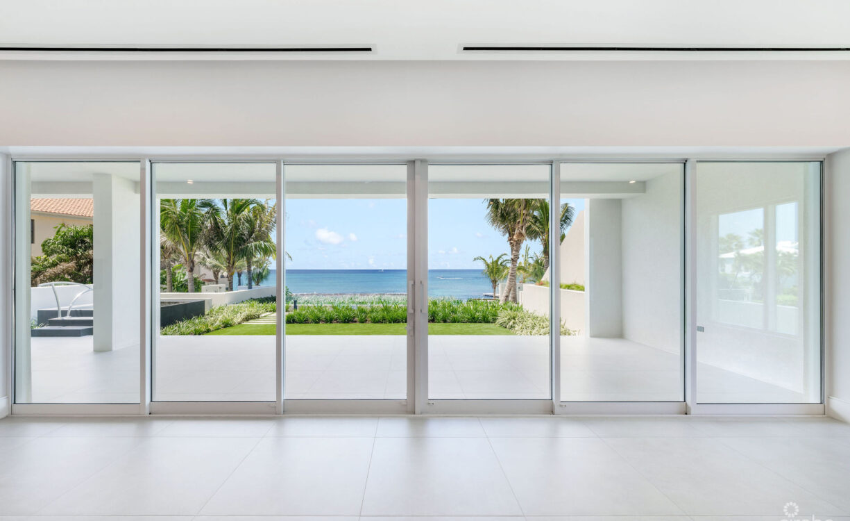 AQUA 1 - LUXURY CONDO ON SEVEN MILE BEACH
