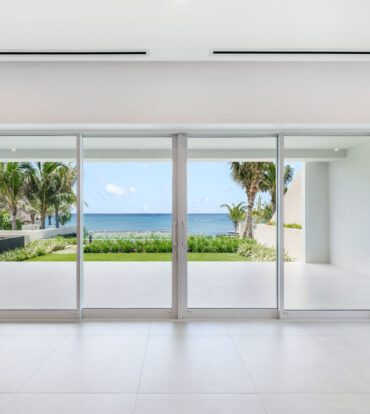 AQUA 1 - LUXURY CONDO ON SEVEN MILE BEACH