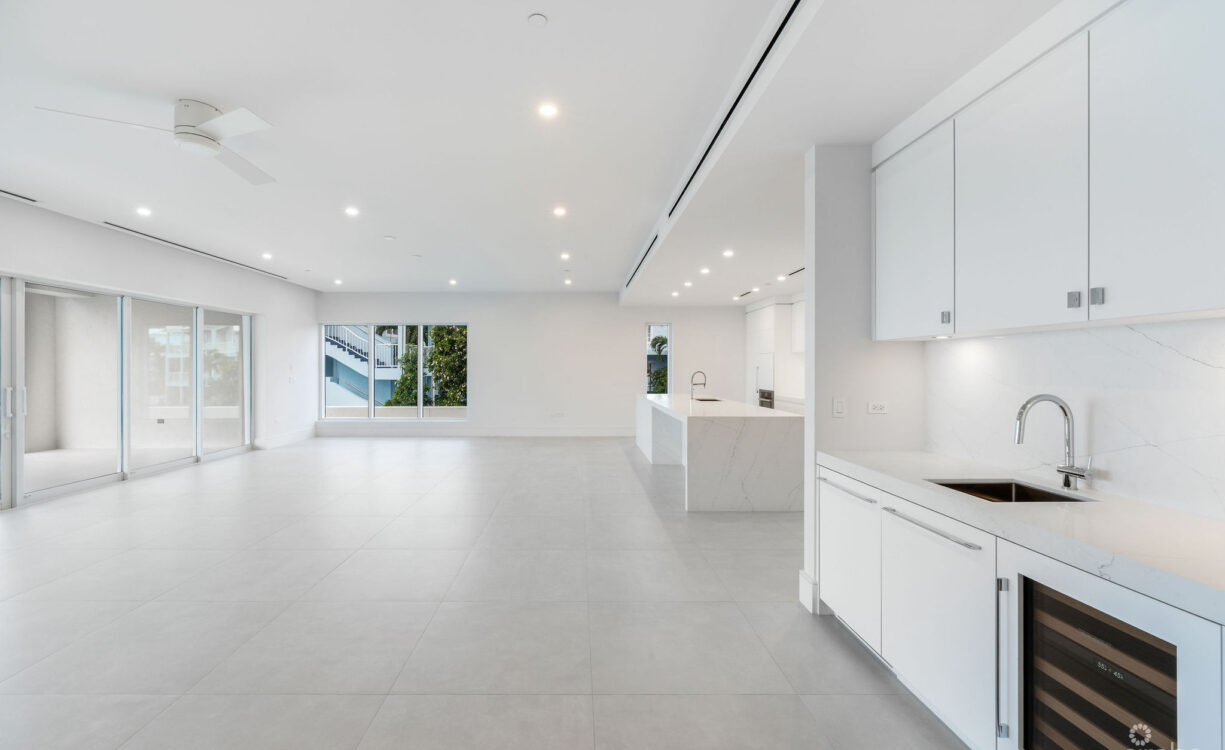 AQUA 1 - LUXURY CONDO ON SEVEN MILE BEACH