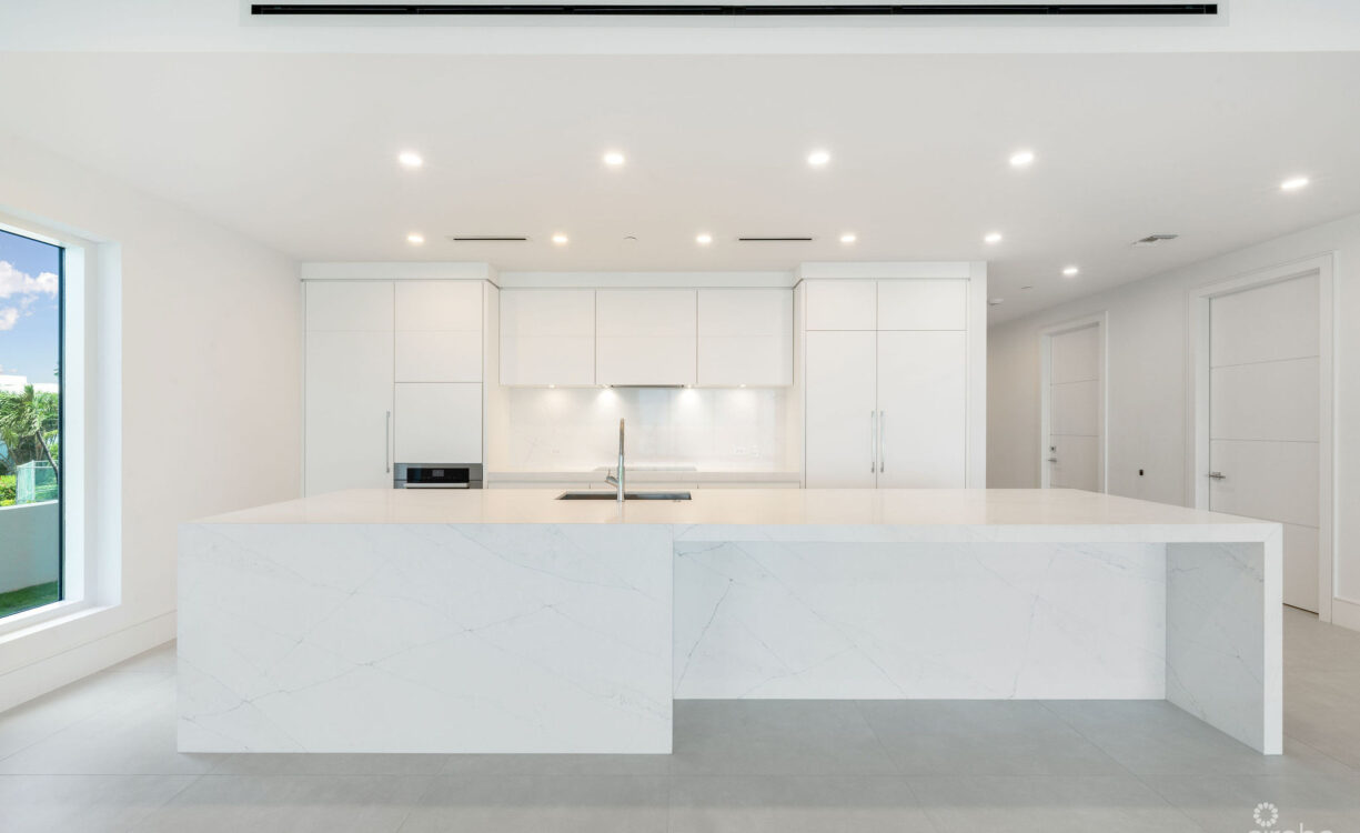 AQUA 1 - LUXURY CONDO ON SEVEN MILE BEACH
