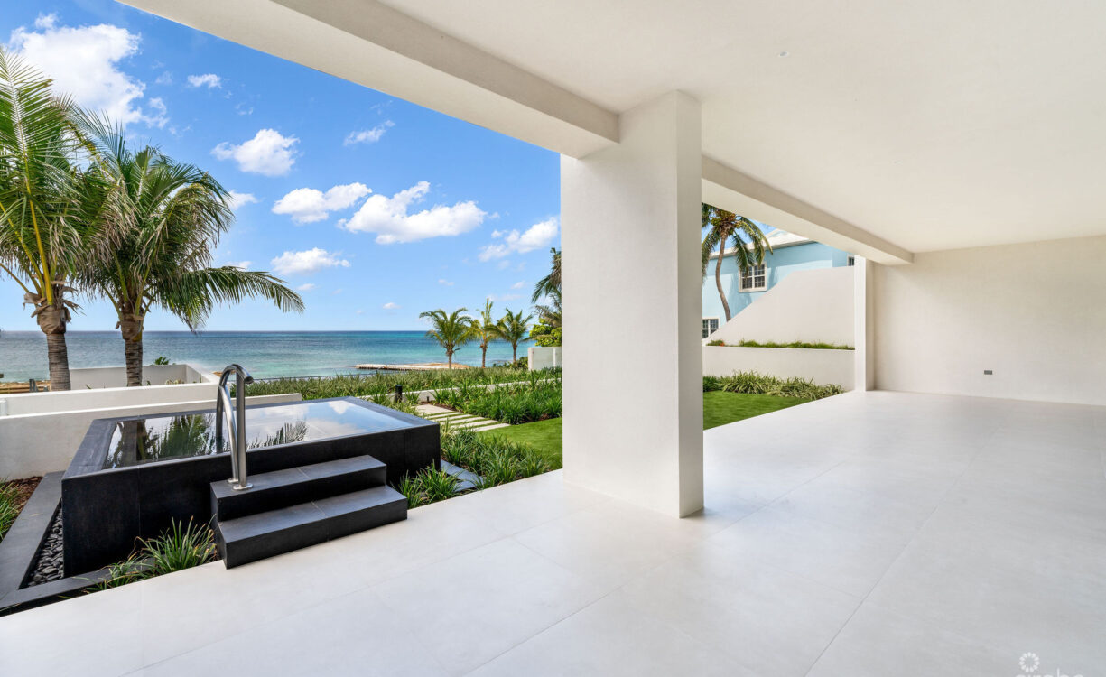 AQUA 1 - LUXURY CONDO ON SEVEN MILE BEACH
