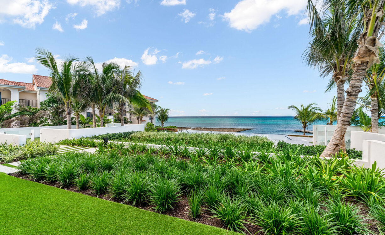 AQUA 1 - LUXURY CONDO ON SEVEN MILE BEACH