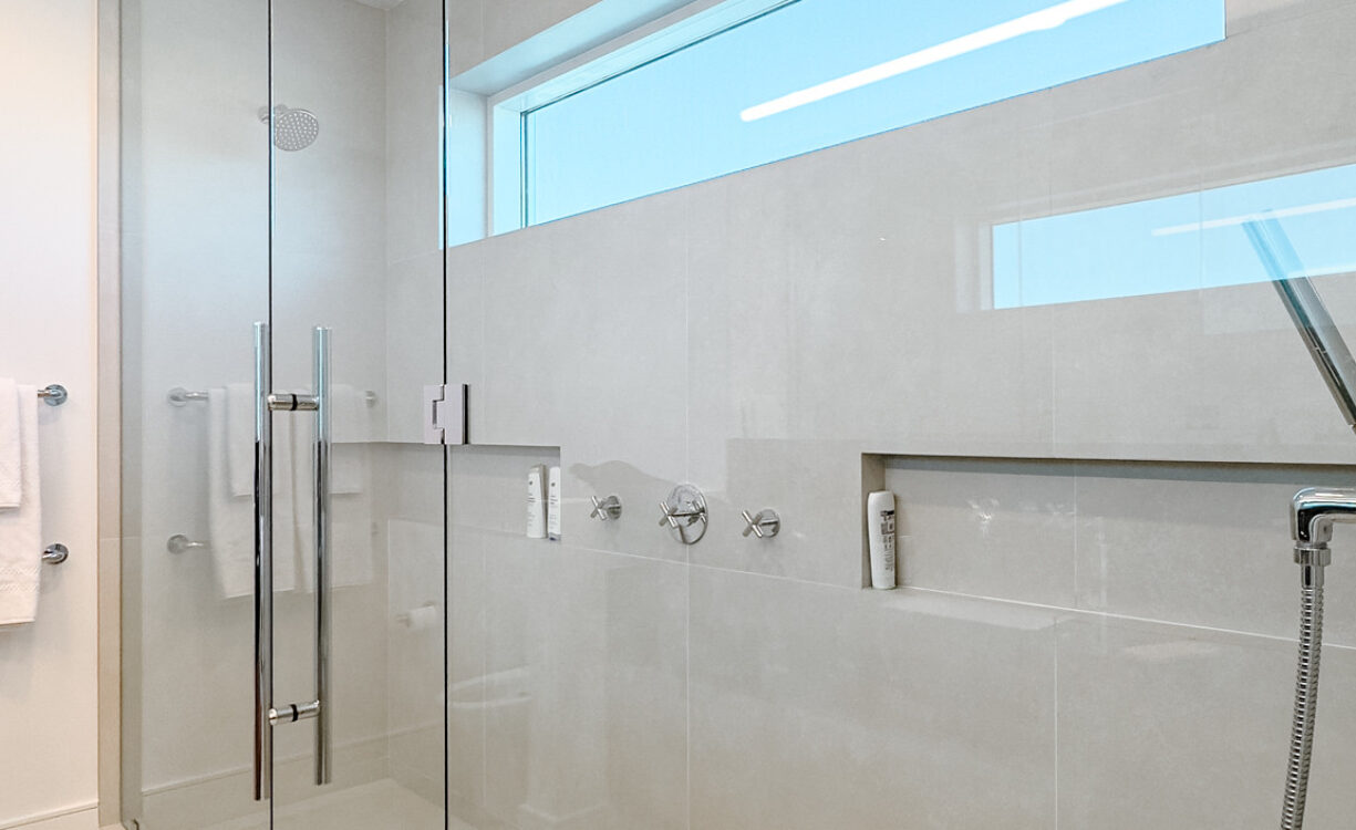 AQUA RESIDENCE 7 - LUXURY SEVEN MILE BEACH CONDO (FULLY FURNISHED)