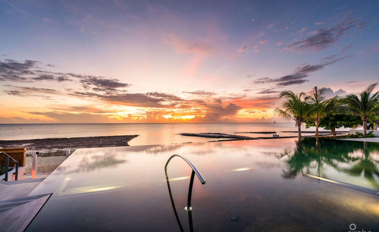 AQUA RESIDENCE 7 - LUXURY SEVEN MILE BEACH CONDO