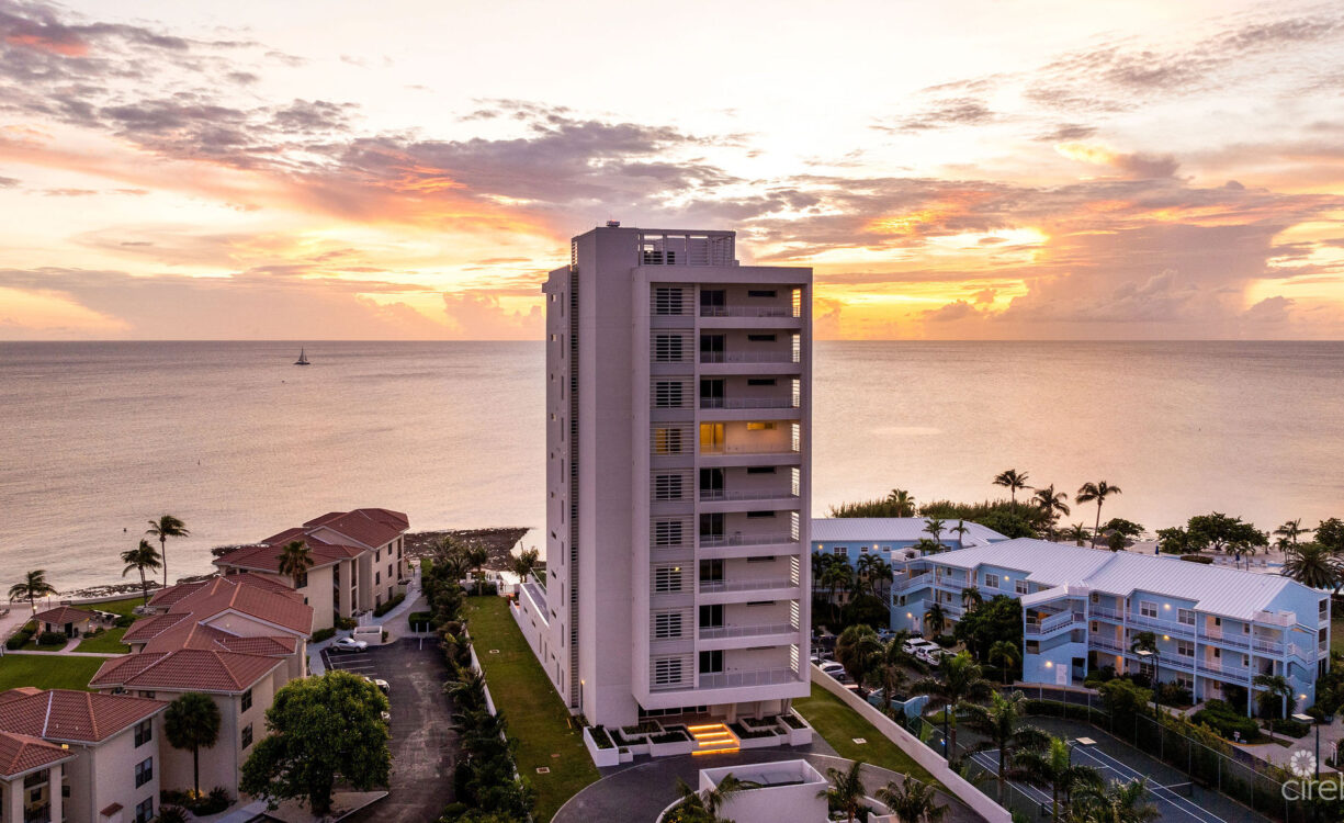 AQUA RESIDENCE 7 - LUXURY SEVEN MILE BEACH CONDO