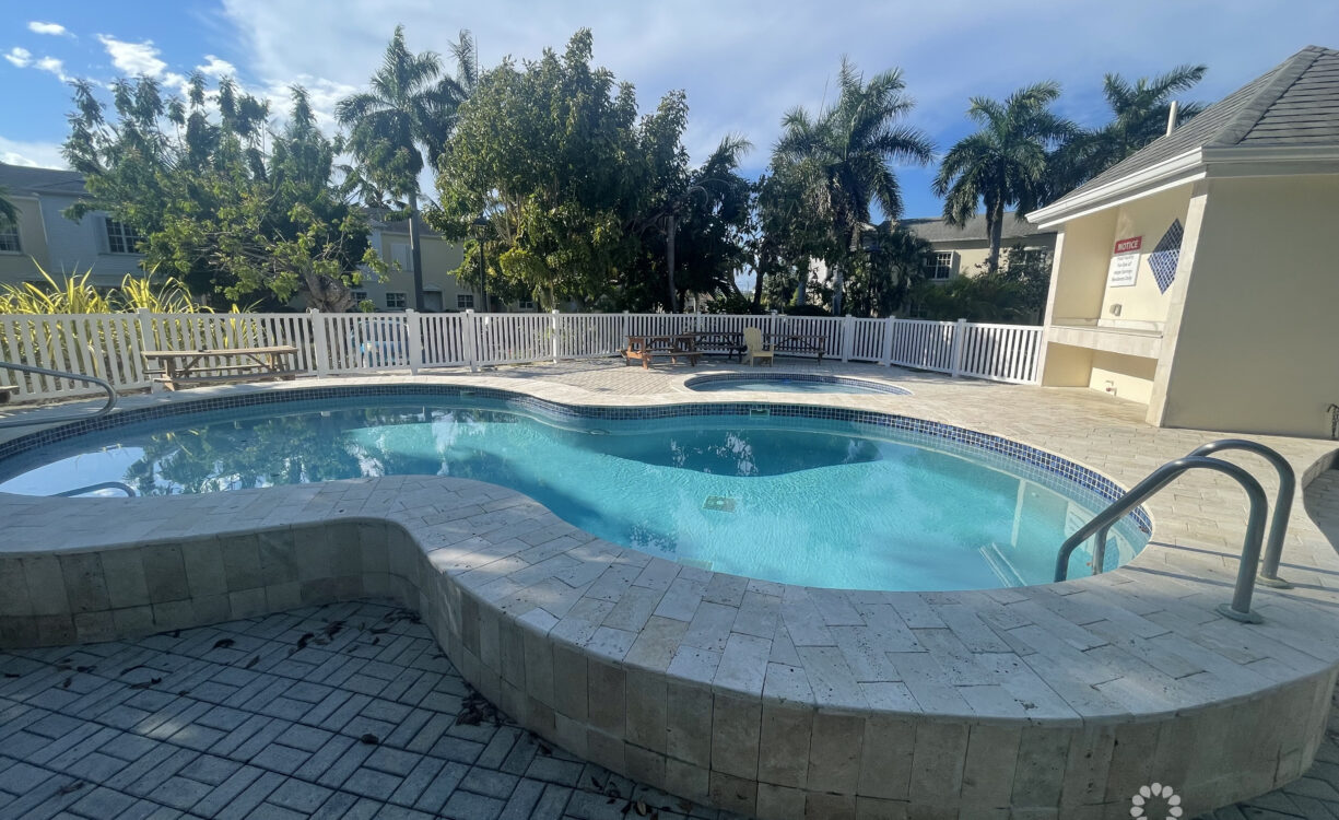 2 BED 2.5 BATH END UNIT - HOPE SPRINGS - GEORGE TOWN