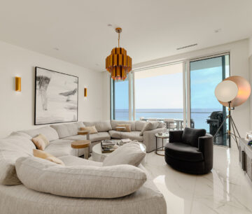 FIN- CHIC 4 BED W DEN CONDO