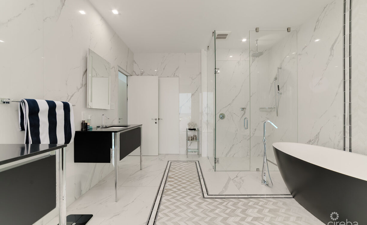 FIN- CHIC 4 BED W DEN CONDO