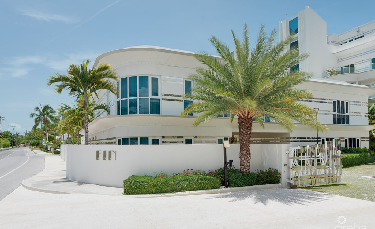 FIN- CHIC 4 BED W DEN CONDO
