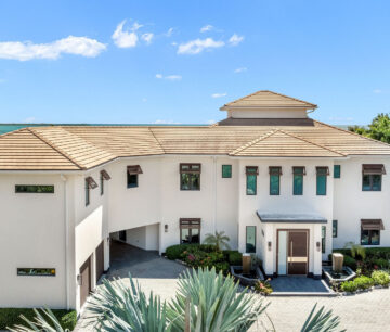 CHIARO DI LUNA, A LUXURY OCEAN FRONT ESTATE IN VISTA DEL MAR