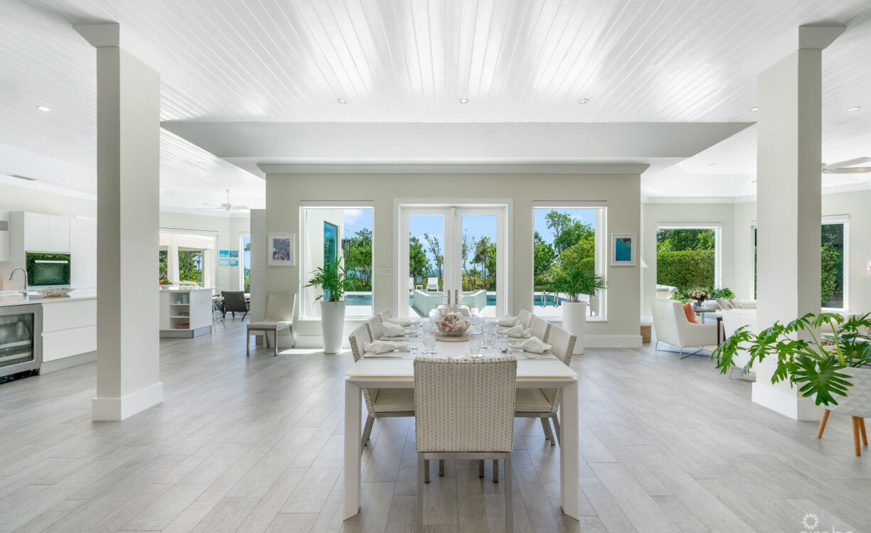 CHIARO DI LUNA, A LUXURY OCEAN FRONT ESTATE IN VISTA DEL MAR