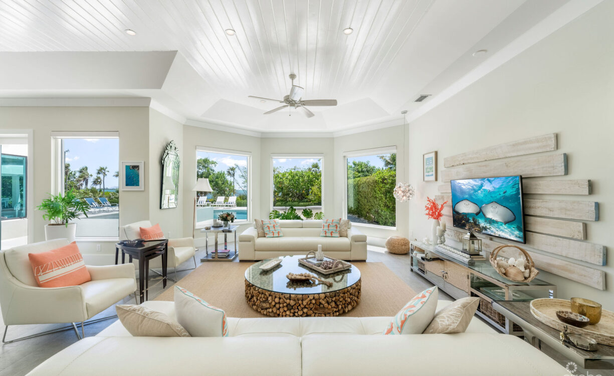 CHIARO DI LUNA, A LUXURY OCEAN FRONT ESTATE IN VISTA DEL MAR