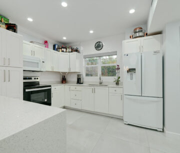OCEAN CLUB 2BED/2.5BATH CONDO