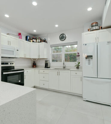 OCEAN CLUB 2BED/2.5BATH CONDO