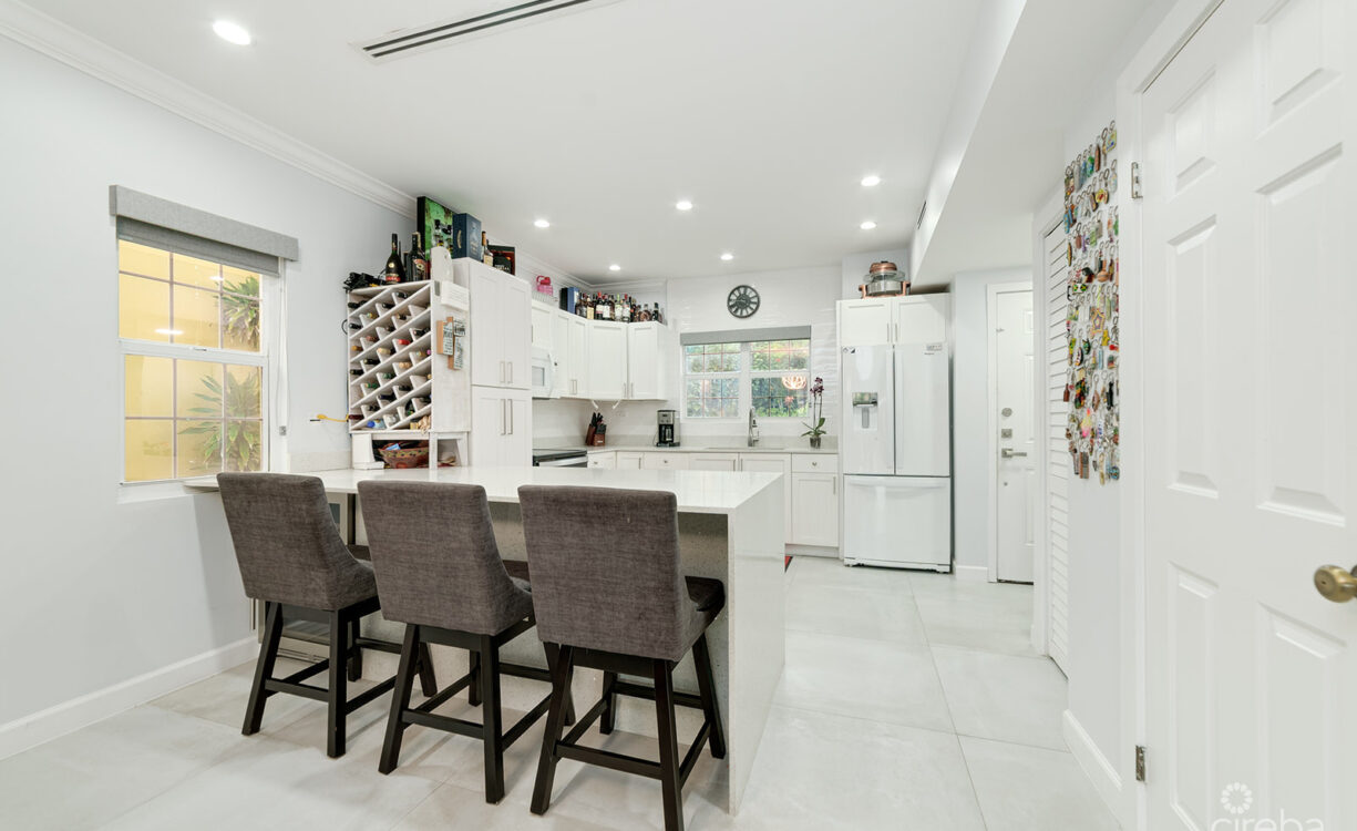 OCEAN CLUB 2BED/2.5BATH CONDO