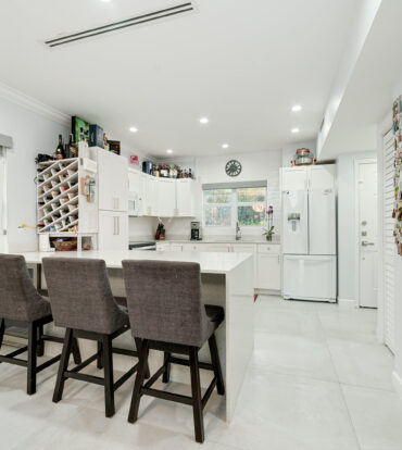 OCEAN CLUB 2BED/2.5BATH CONDO