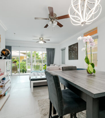 OCEAN CLUB 2BED/2.5BATH CONDO