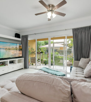 OCEAN CLUB 2BED/2.5BATH CONDO