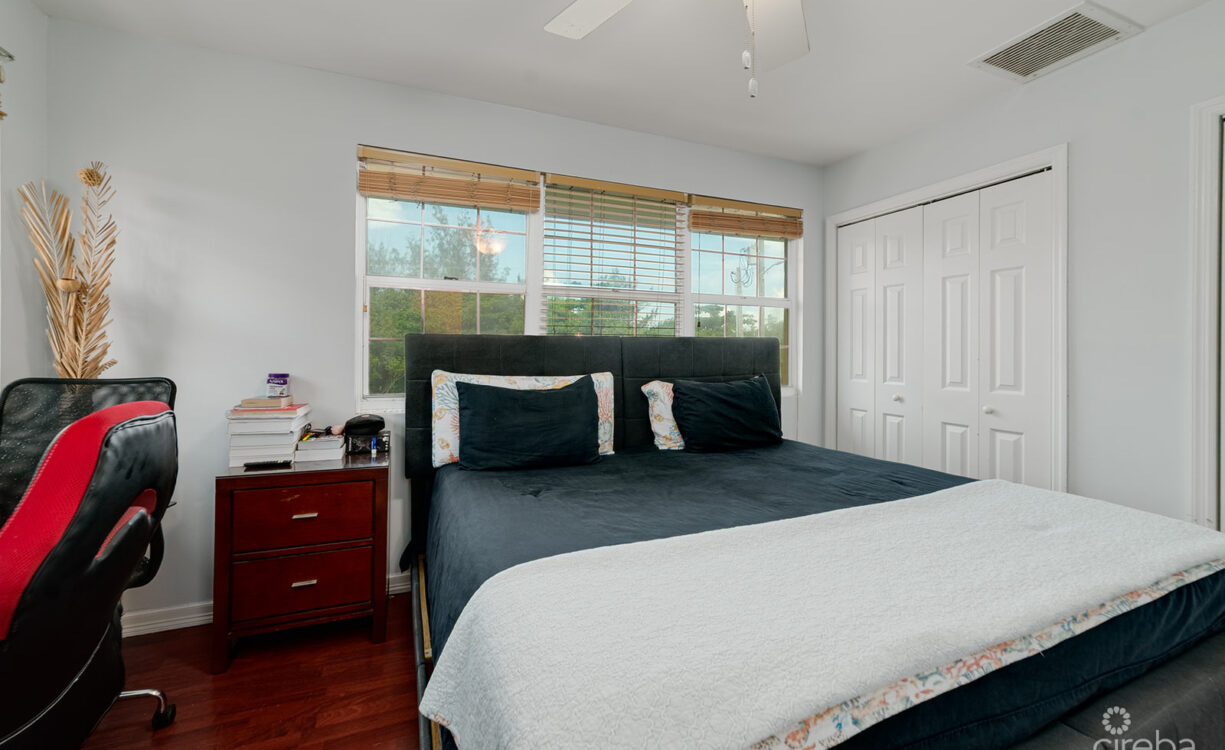 OCEAN CLUB 2BED/2.5BATH CONDO