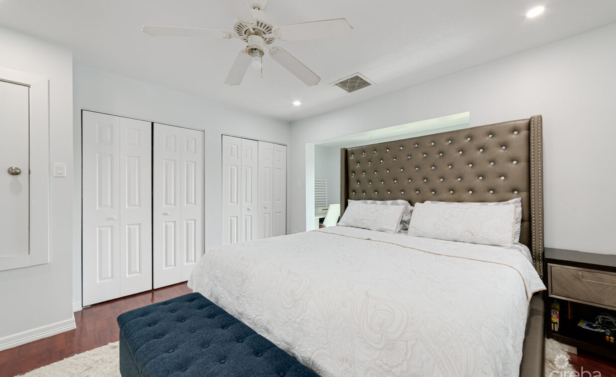 OCEAN CLUB 2BED/2.5BATH CONDO