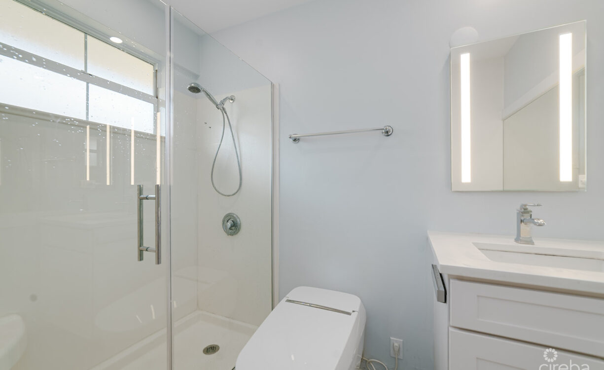 OCEAN CLUB 2BED/2.5BATH CONDO