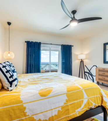 SUPERB VALUE AND VIEWS ON SPOTTS BEACH - 15 CORAL BAY VILLAGE