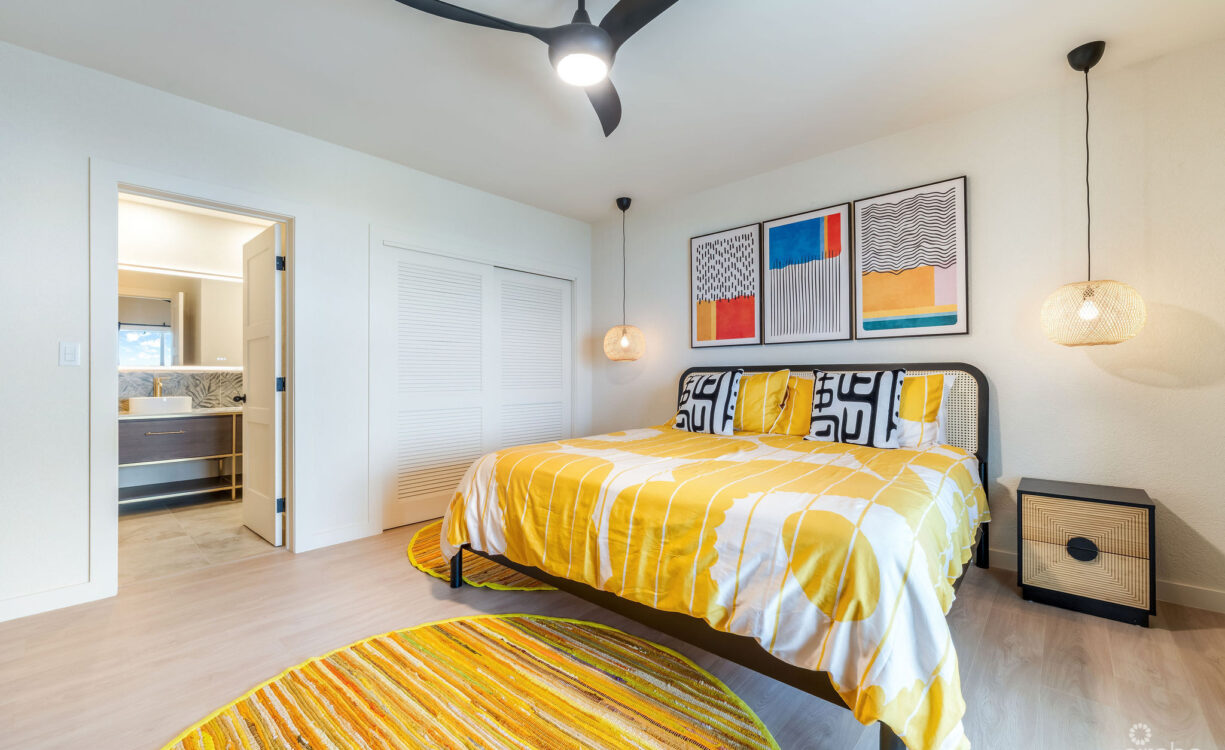 SUPERB VALUE AND VIEWS ON SPOTTS BEACH - 15 CORAL BAY VILLAGE