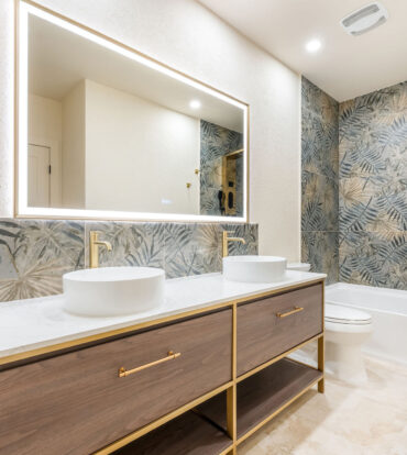 SUPERB VALUE AND VIEWS ON SPOTTS BEACH - 15 CORAL BAY VILLAGE