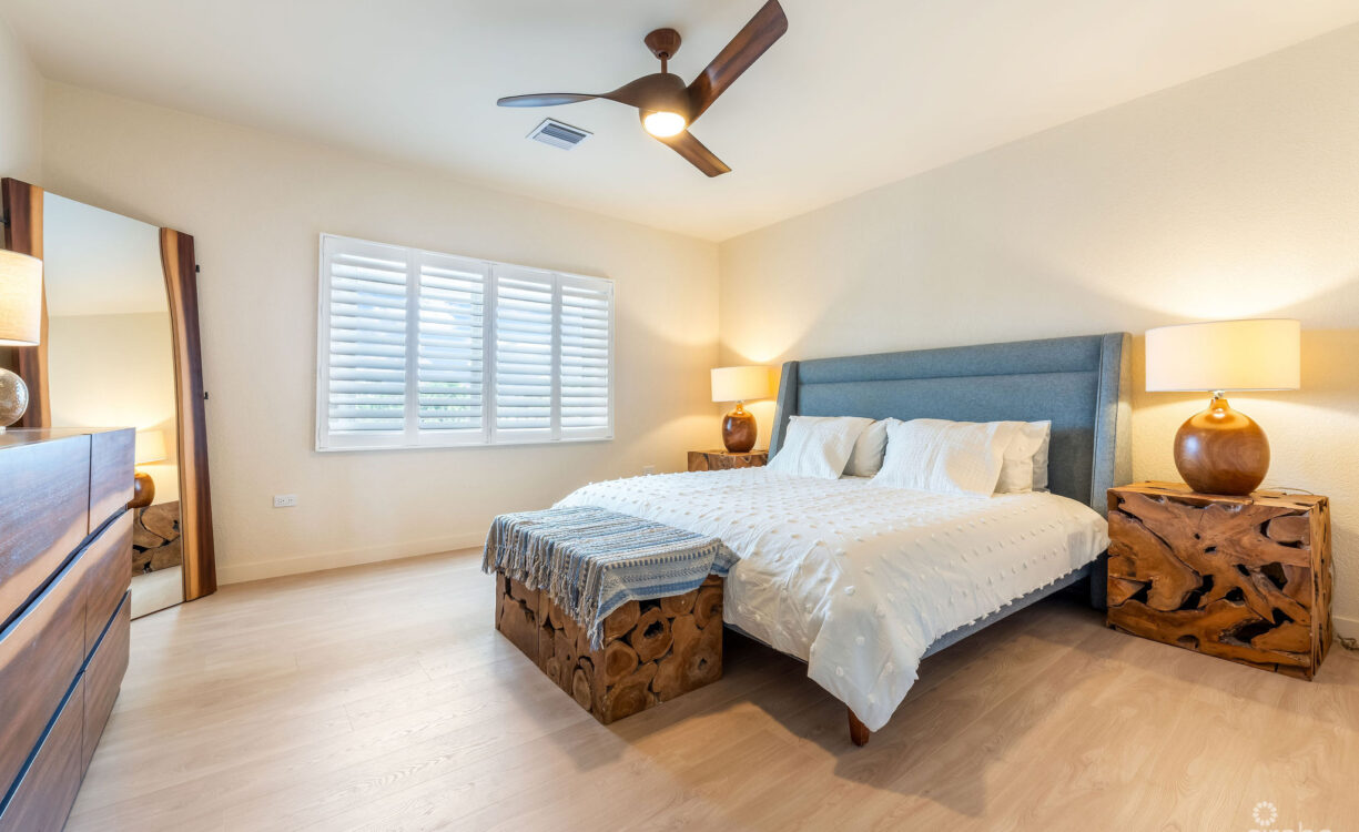 SUPERB VALUE AND VIEWS ON SPOTTS BEACH - 15 CORAL BAY VILLAGE