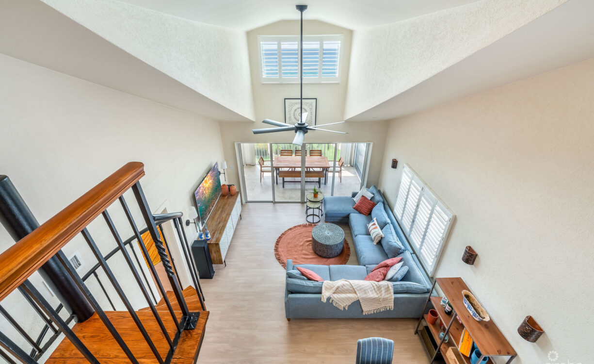 SUPERB VALUE AND VIEWS ON SPOTTS BEACH - 15 CORAL BAY VILLAGE