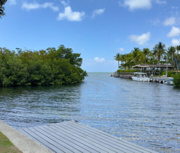 COASTAL ESCAPE WATERFRONT TOWNHOUSE