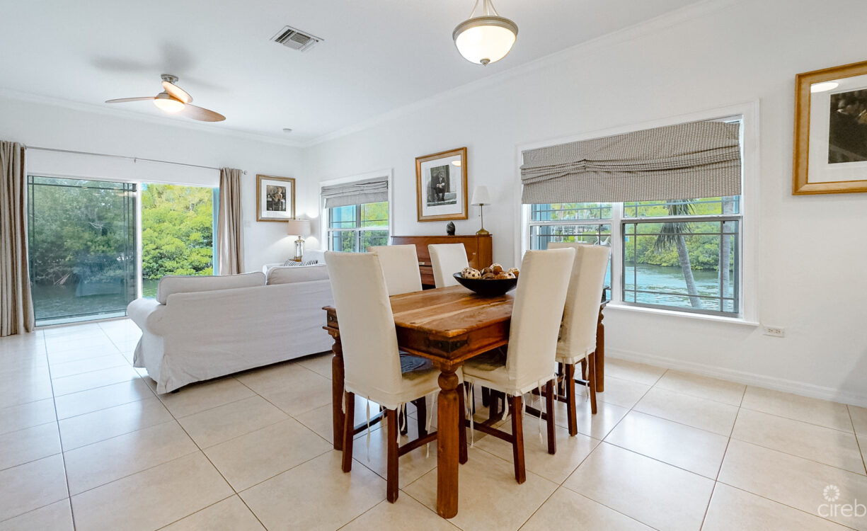 COASTAL ESCAPE WATERFRONT TOWNHOUSE