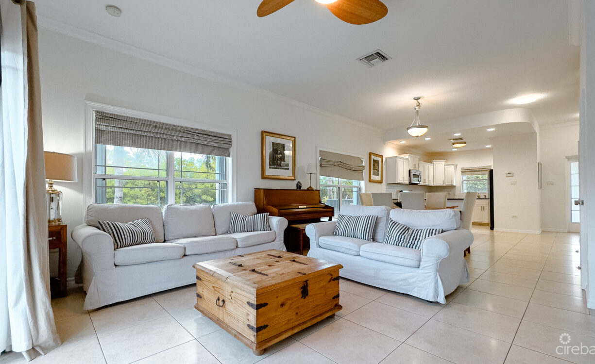 COASTAL ESCAPE WATERFRONT TOWNHOUSE