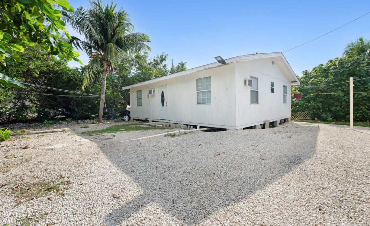 MULTI FAMILY BODDEN TOWN