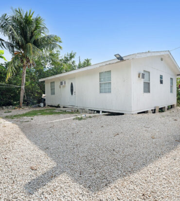 MULTI FAMILY BODDEN TOWN
