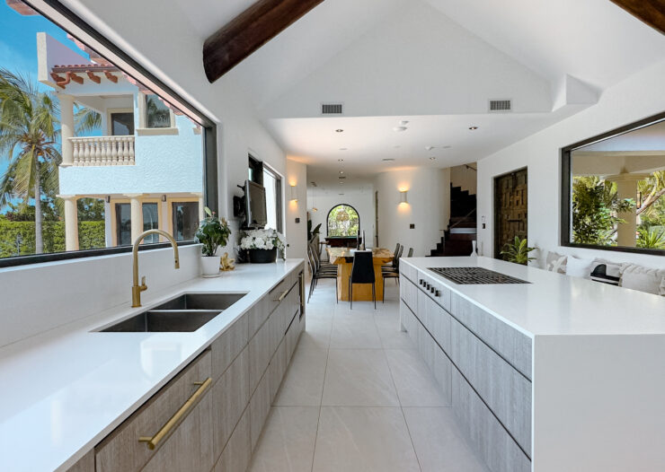 CRYSTAL HAROUR - OCEAN FRONT HOME