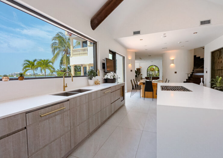 CRYSTAL HAROUR - OCEAN FRONT HOME