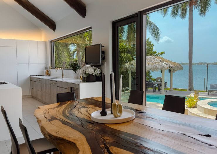 CRYSTAL HAROUR - OCEAN FRONT HOME