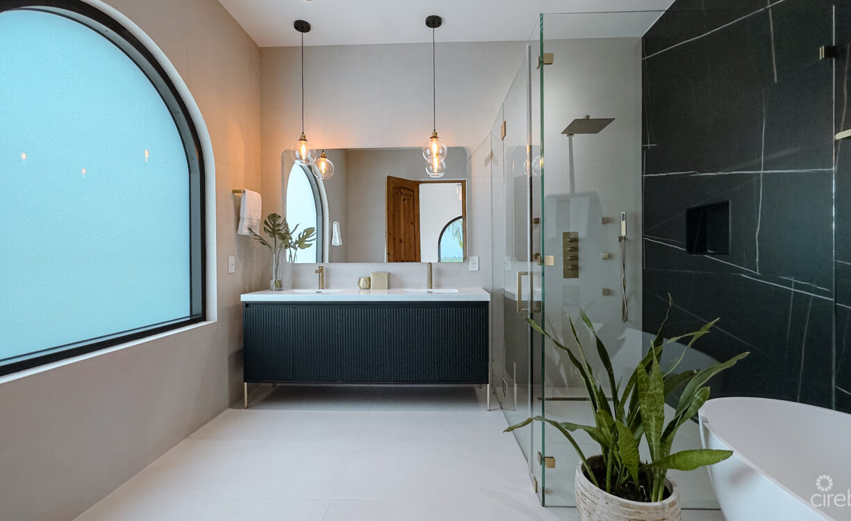 CRYSTAL HAROUR - OCEAN FRONT HOME