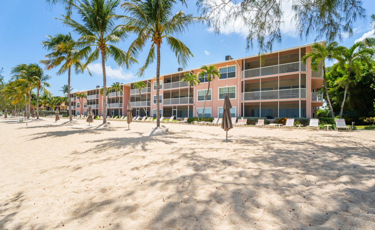 COLONIAL CLUB 18, SEVEN MILE BEACH