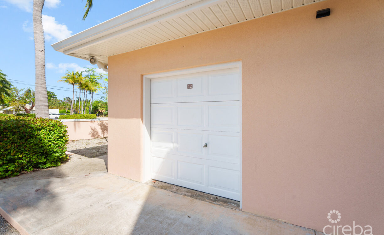 large private storage unit for bicycles, BBQ and much more