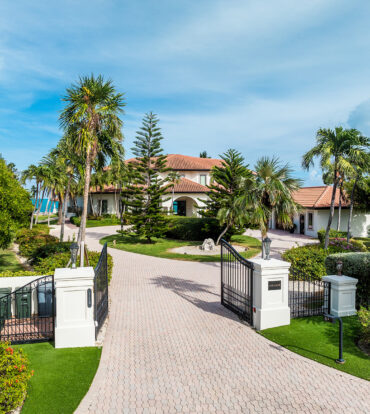 MIRAMAR, A VISTA DEL MAR OCEAN FRONT ESTATE