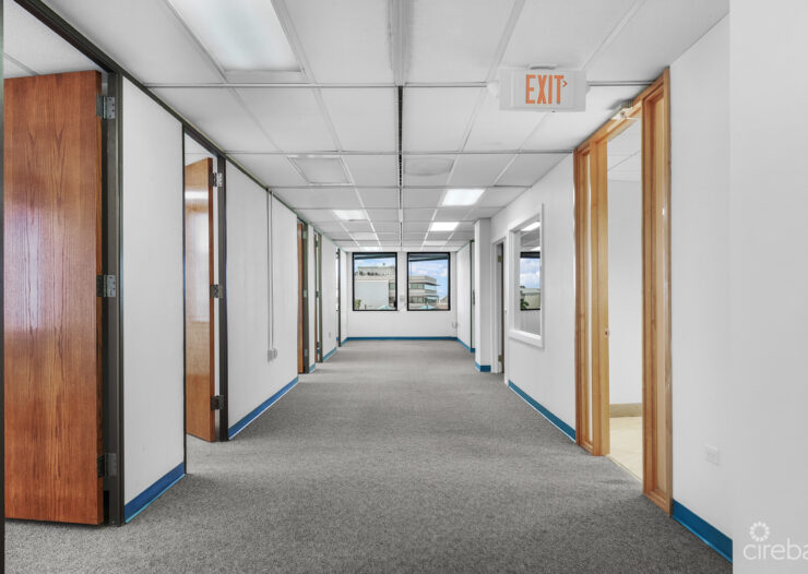 FULL FLOOR COMMERCIAL OFFICE WITH PARKING | DR. ROYS DRIVE