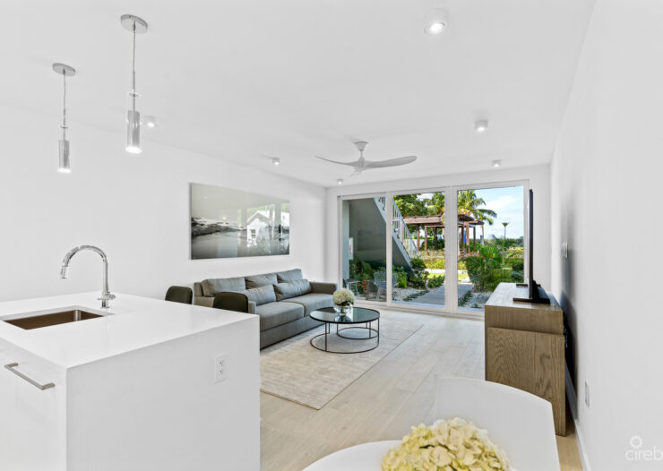 BEACH FRONT CONDO - ISLAND PINE VILLAS - RENOVATED