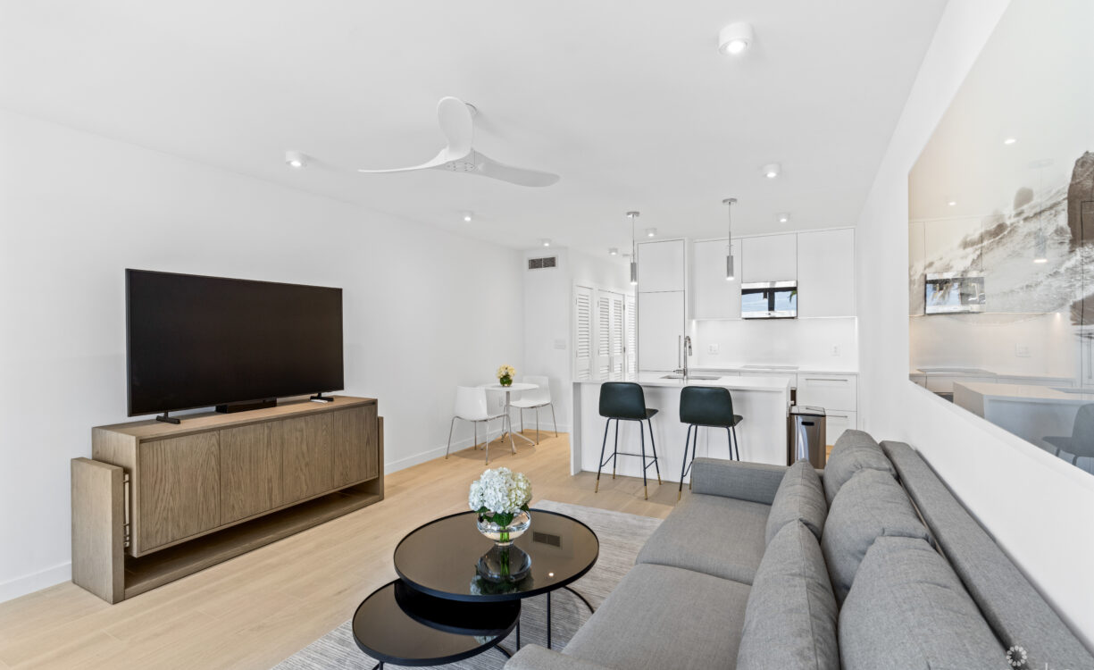 BEACH FRONT CONDO - ISLAND PINE VILLAS - RENOVATED